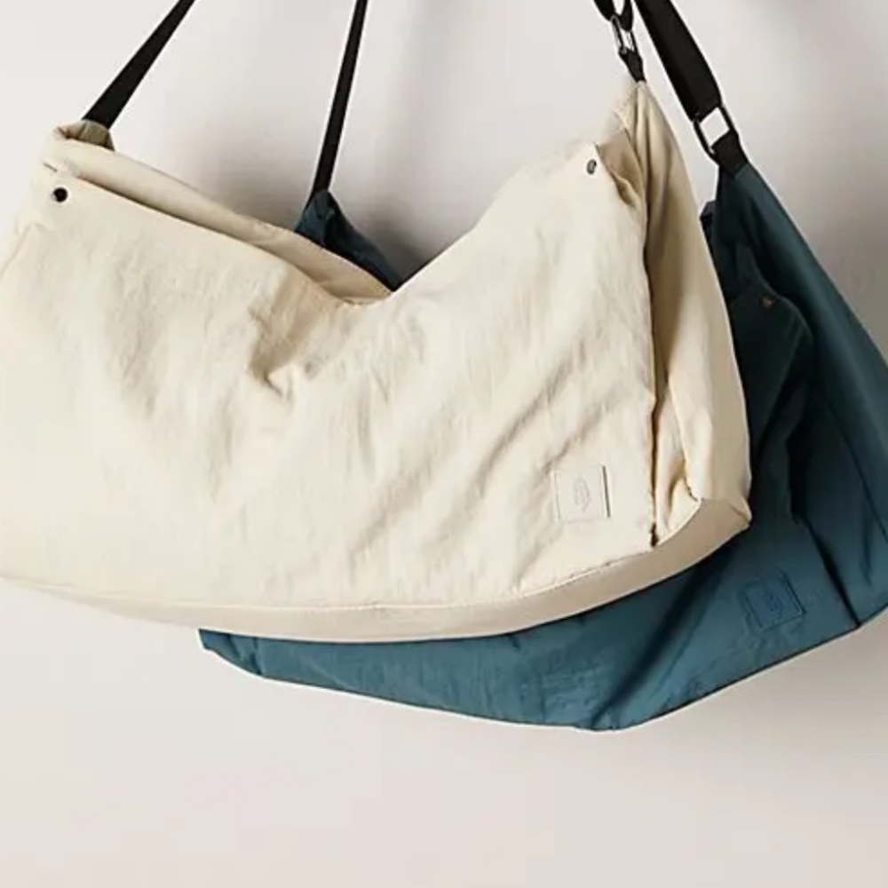 SOLD🎉Free People Movement All Day Bag - Picture 6 of 7